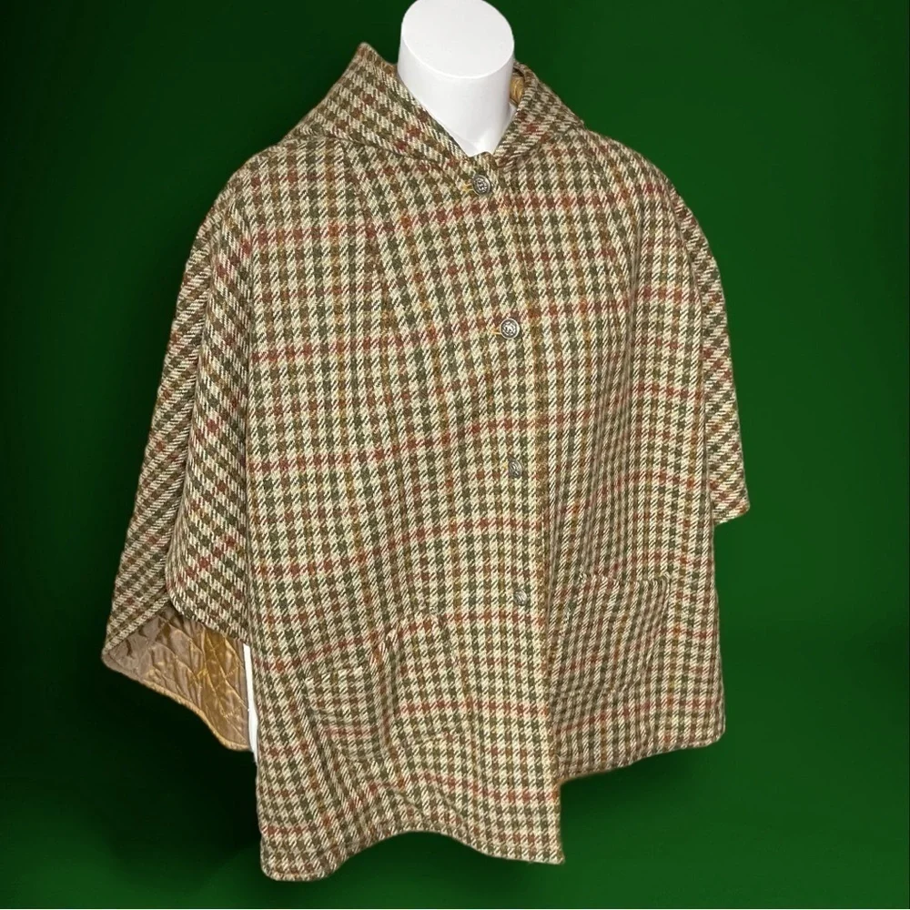 VTG Hooded Golden Quilt Lined Wool Check Cape Ornate Button One Size Heavyweight - Picture 4 of 16